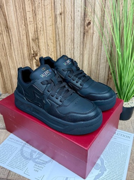Кроссовки Valentino