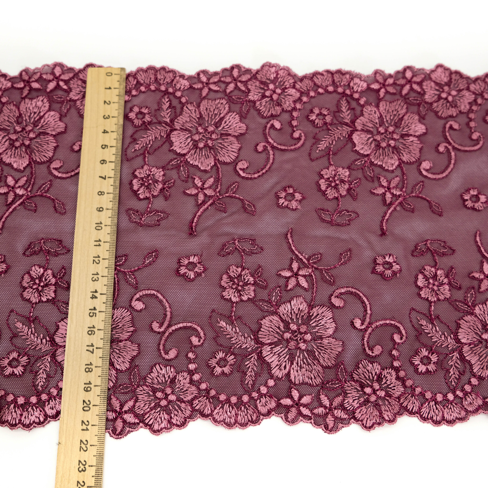 Вышивка на сетке БРУСНИКА, 21см