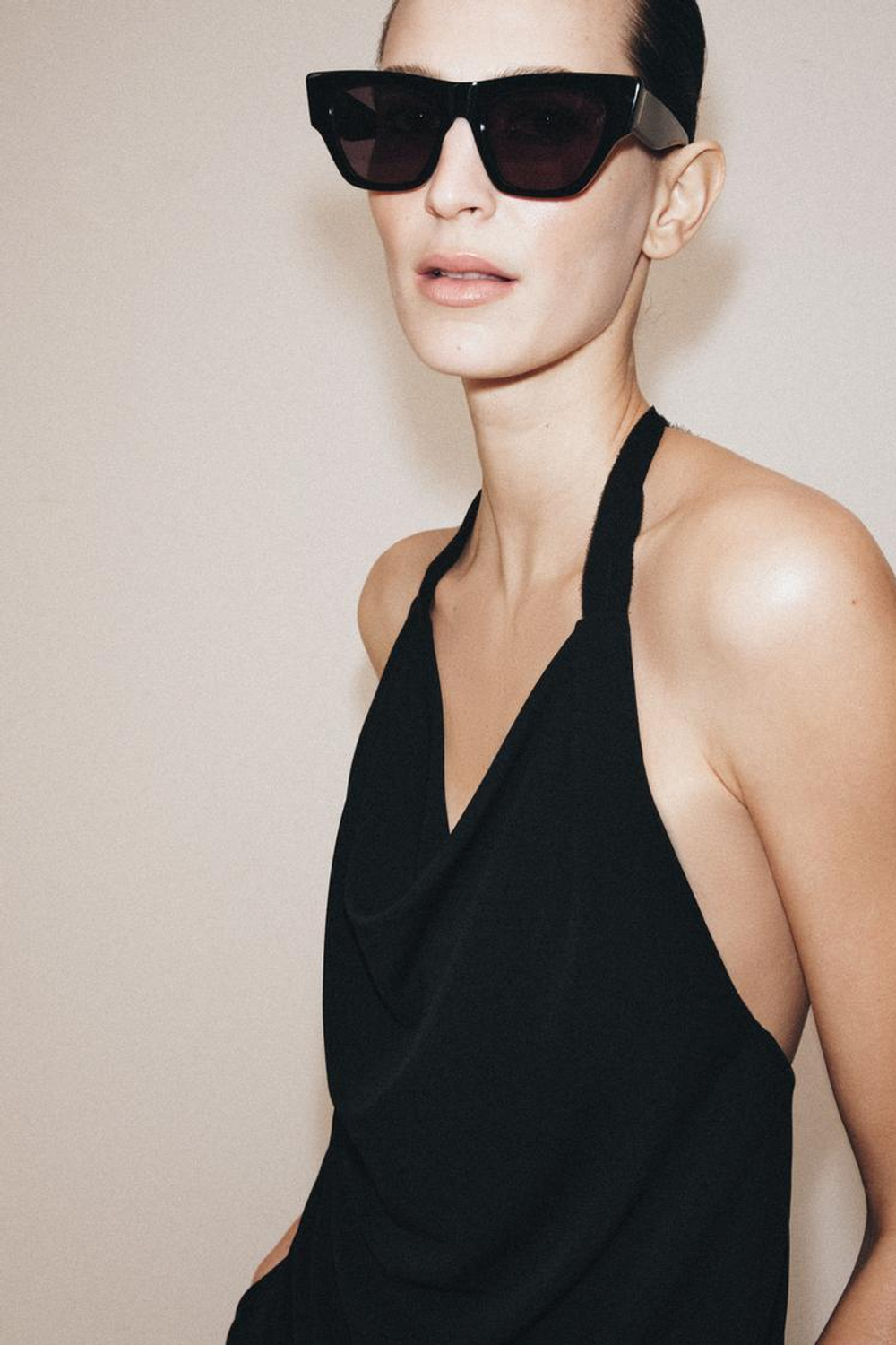 ZARA КРЕПОВЫЙ ТОП СО СБОРКАМИ, ЧЕРНЫЙ