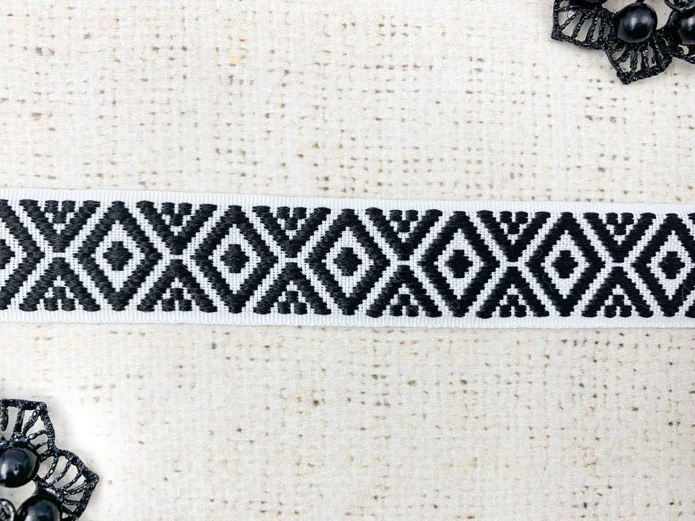 Тесьма жаккард, ш. 1,5 см