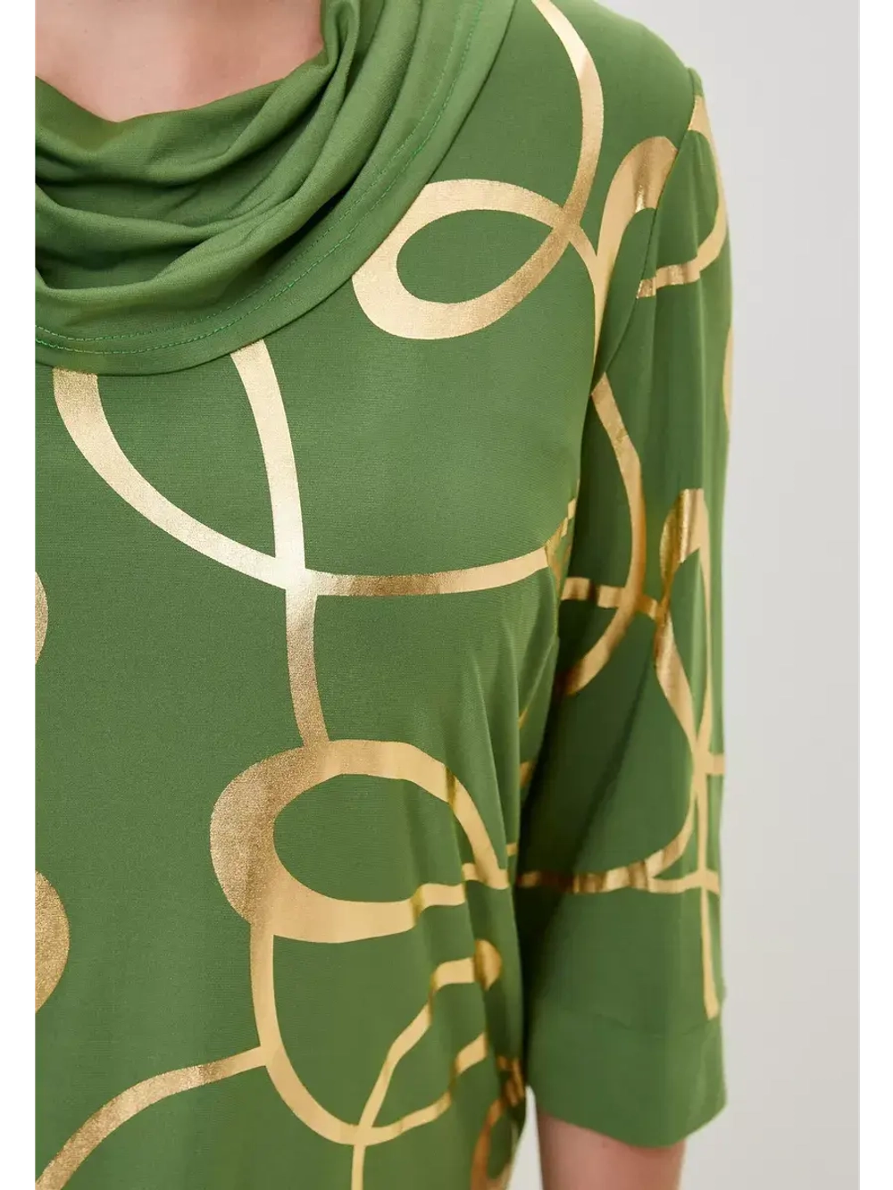 Блузка трикотажная нарядная