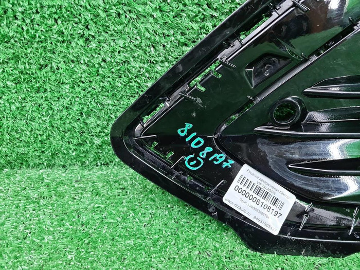Решетка переднего бампера правая VW Talagon 21-нв
