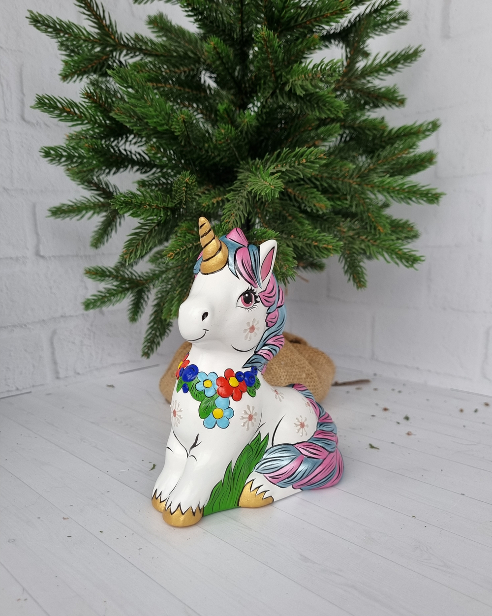 Единорог Радужный фарфоровая игрушка под ёлку