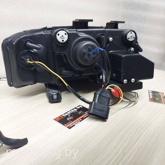 Передние фары led tube lights black для Audi A6 C5