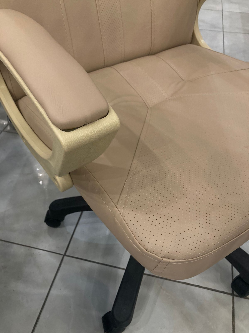 Кресло Фортуна-5 (2А) к/з беж/беж Мех качания п Директор