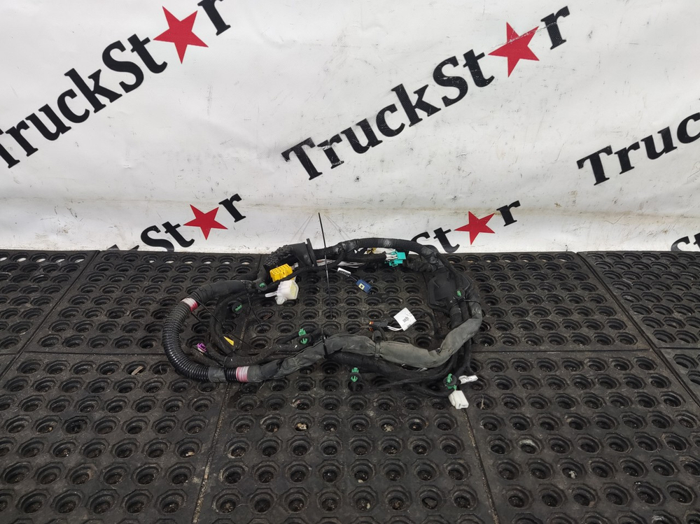 Проводка двери левой 2023г