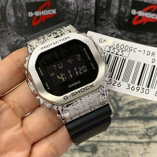 Наручные часы Casio GM-5600GC-1D