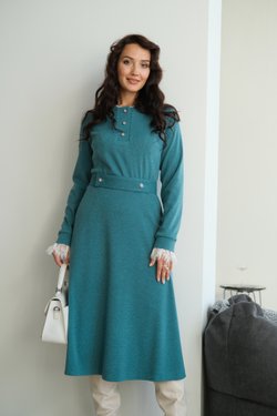 Платье из трикотажа с карманами