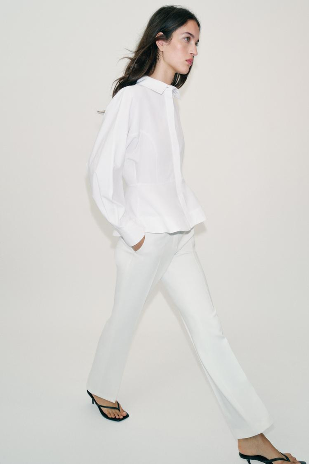 ZARA РУБАШКА ИЗ ПОПЛИНА С БАСКОЙ, БЕЛЫЙ