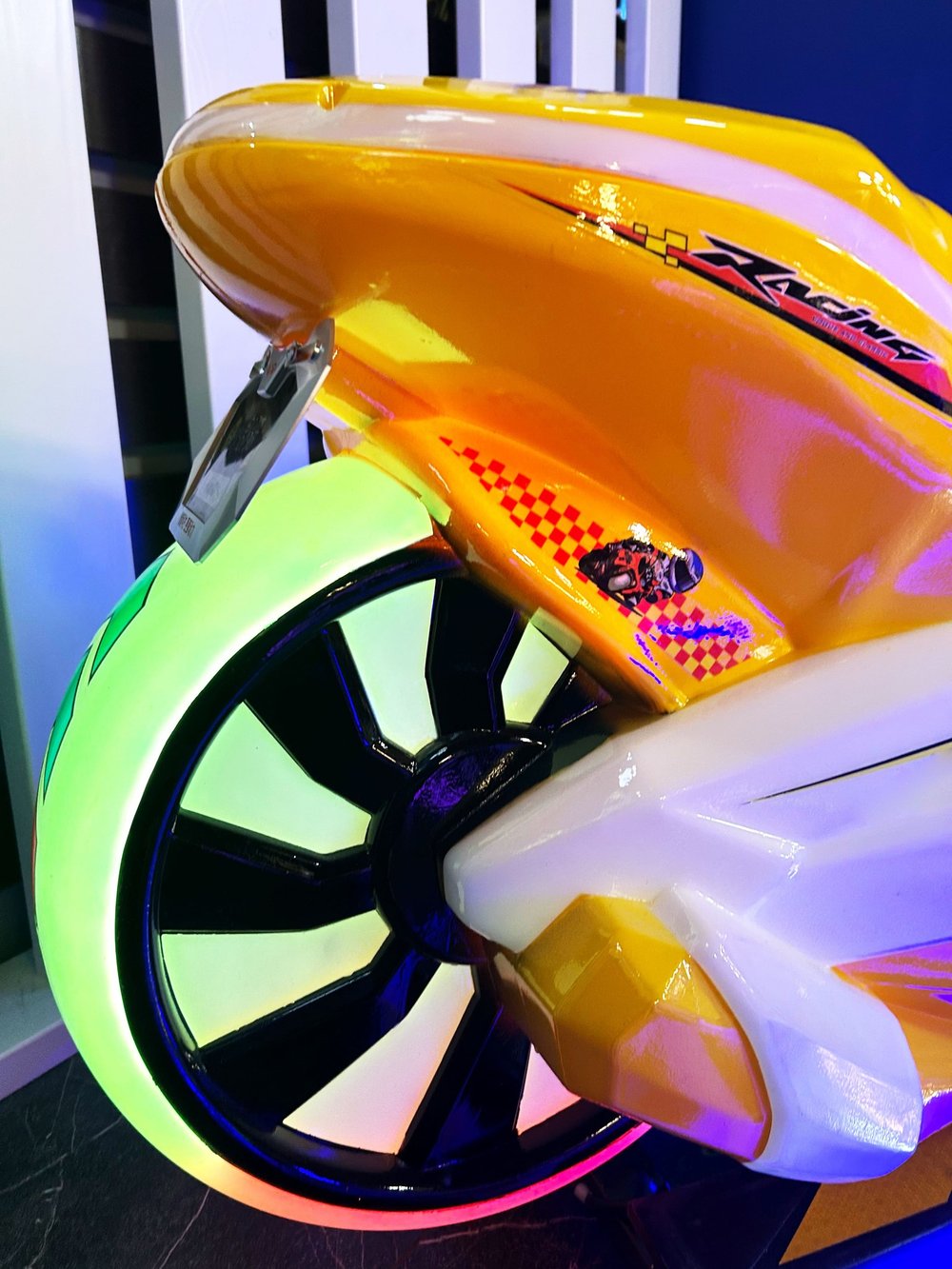 Детский игровой автомат «Безумные мотогонки»