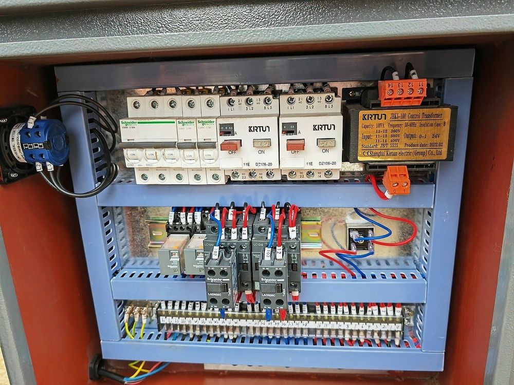 Ленточнопильный станок для резки металла под углом 90° MetalTec BS 200 CH