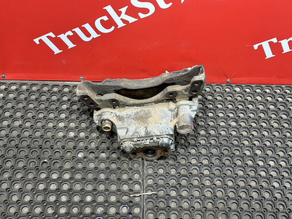 Суппорт передний правый 2018г.