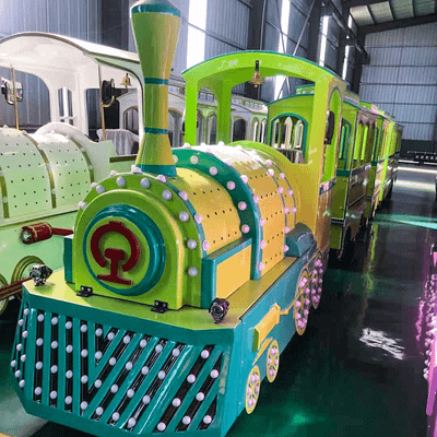 Безрельсовый паровозик «Хамелеон», 4 вагона, 16 мест — для ТРЦ, с электродвигателем