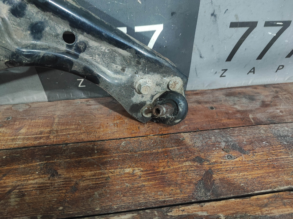 Рычаг передний правый Omoda C5  Б/У Оригинал 202000471AA