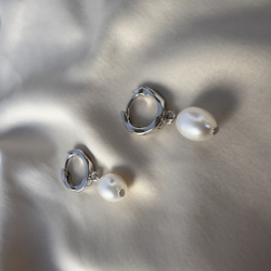 Серьги "Белый шелк" с речным жемчугом