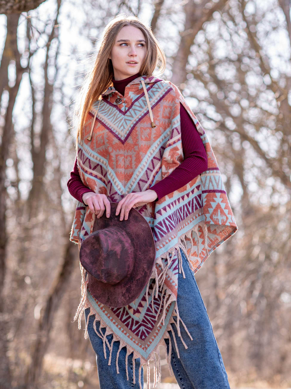 Пончо женское шерстяное с орнаментом