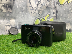 Yashica Snap