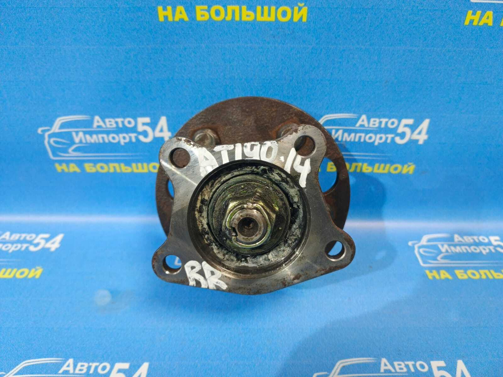Ступица задняя правая TOYOTA CARINA E 1995