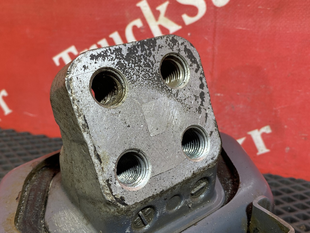 Подушка двигателя задняя