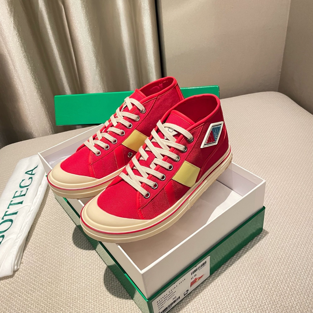 Bottega Veneta Sneaker (4 colors)