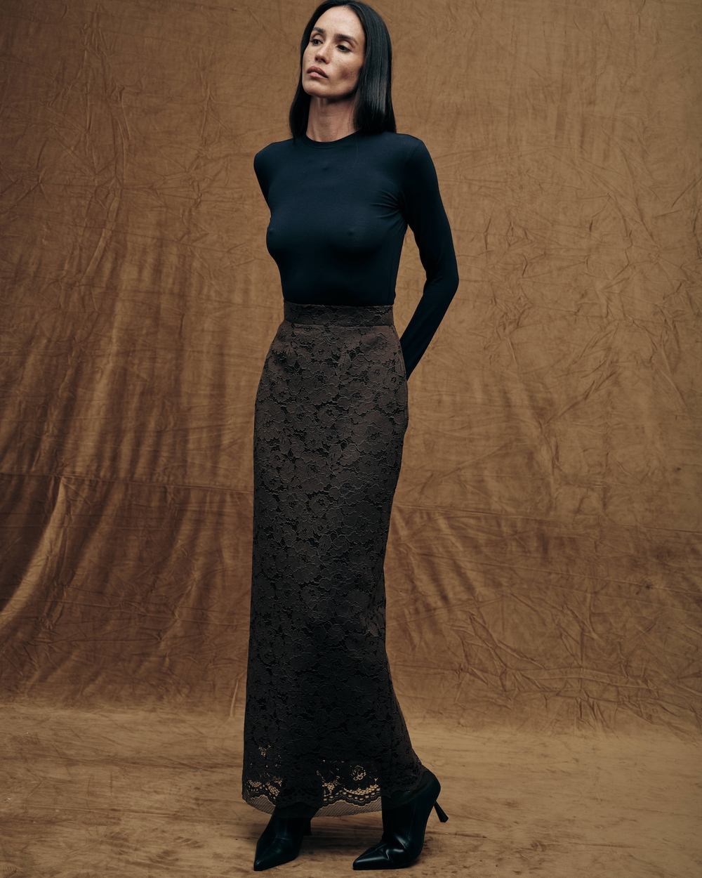 Юбка из кружева шоколадного цвета