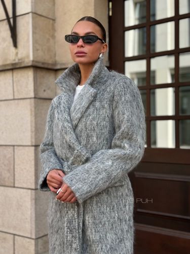 Серое двубортное пальто из шерсти с поясом