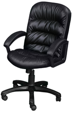 Фортуна 062 Кресло для руководителя (кожзам черный, пластиковая крестовина, подлокотники черный пластик)