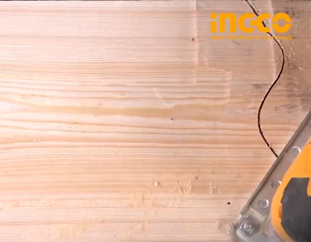 Лобзик электрический INGCO JS57028 570 Вт