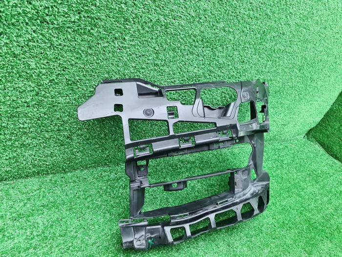 Кронштейн переднего бампера LH BMW 5er G30 (17-20)