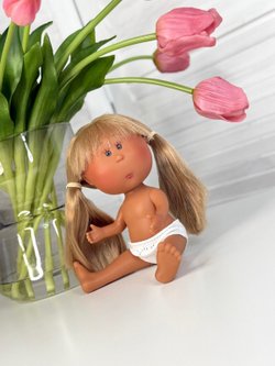 Кукла Nines виниловая 23см Little Mia Latina без одежды (3199WL1)