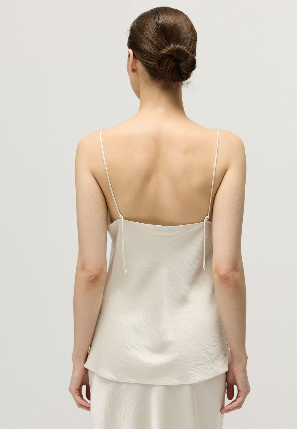 Топ на тонких бретелях