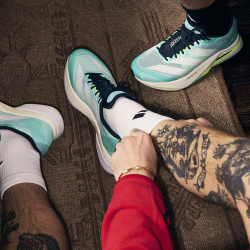 Кроссовки для бега мужские adidas Adizero Boston 13 Бирюзово-Белые