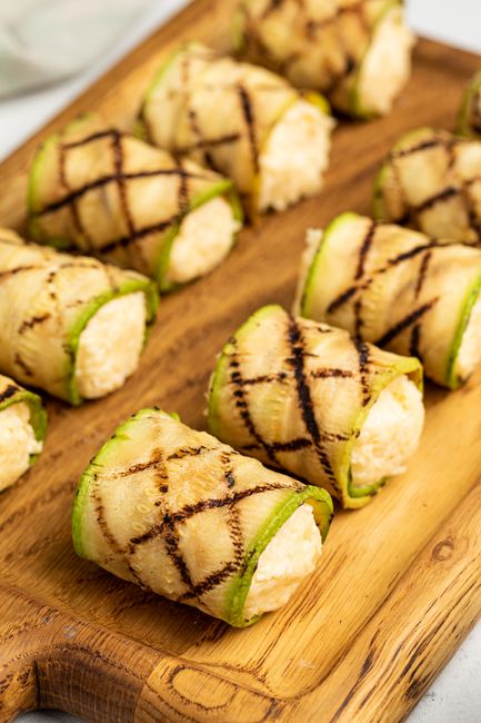 Рулетики из цукини с сырной начинкой, 10 шт.