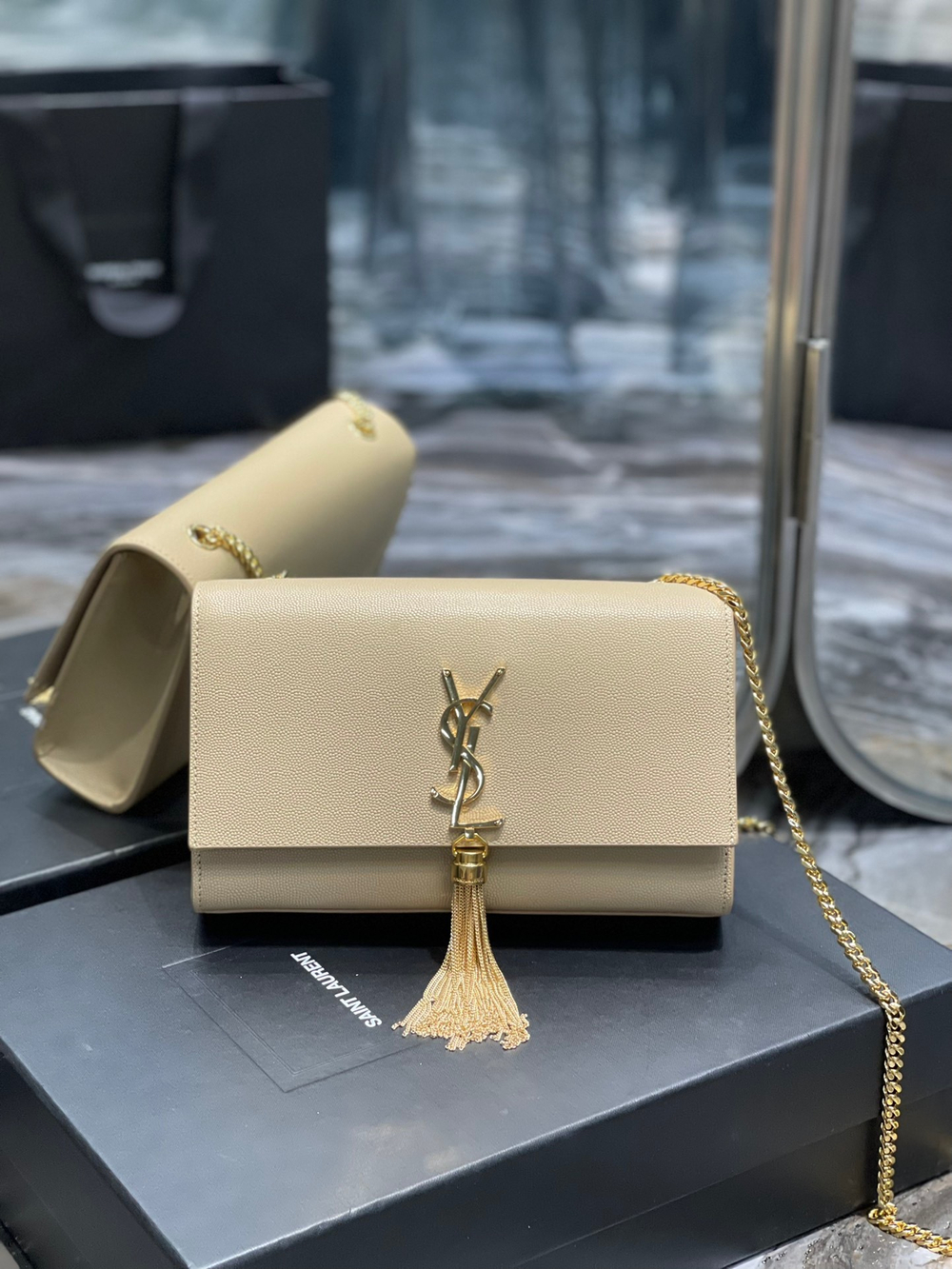 Saint Laurent Kate Medium Bag 24 cm