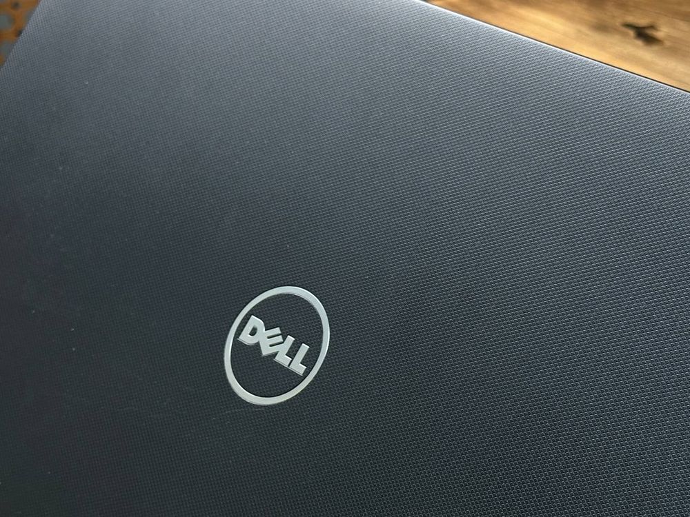 15.6" Ноутбук Dell 3568 (1920x1080, Intel Core i5-7200U, RAM 8ГБ, SSD 256ГБ, AMD Radeon R5 M420 2GB, Win 10 Pro)