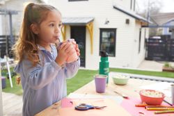 Детский стакан одностенный Klean Kanteen Kid Cup Straw Lid 10oz (296 мл) Paisley Purple с трубочкой