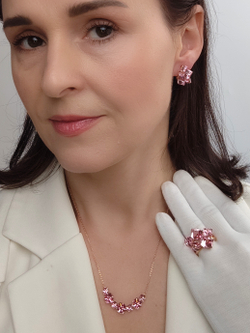 Кольцо коктейльное Мираж с розовыми кубиками Swarovski