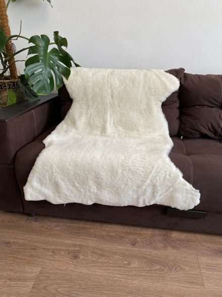 Шкура коврик меховой прикроватный овчина, 140х80 см. Белый