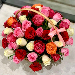 Корзина из 51 розы микс
