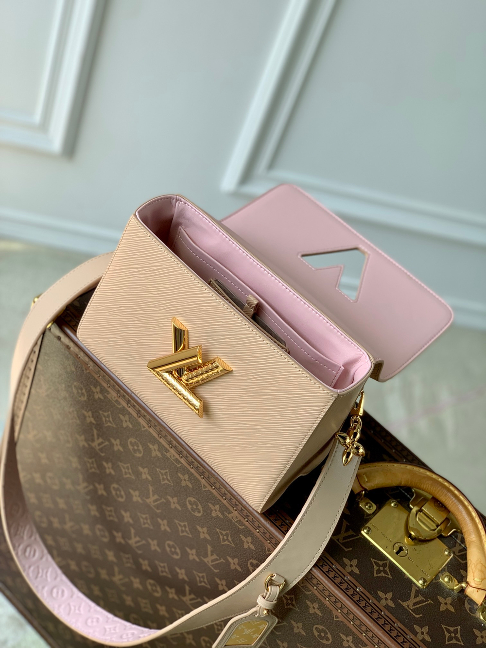 Louis Vuitton Twist MM