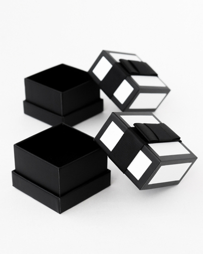 Футляр картонный с плоским бантиком, серия "ОДРИ", 60х60х48 мм