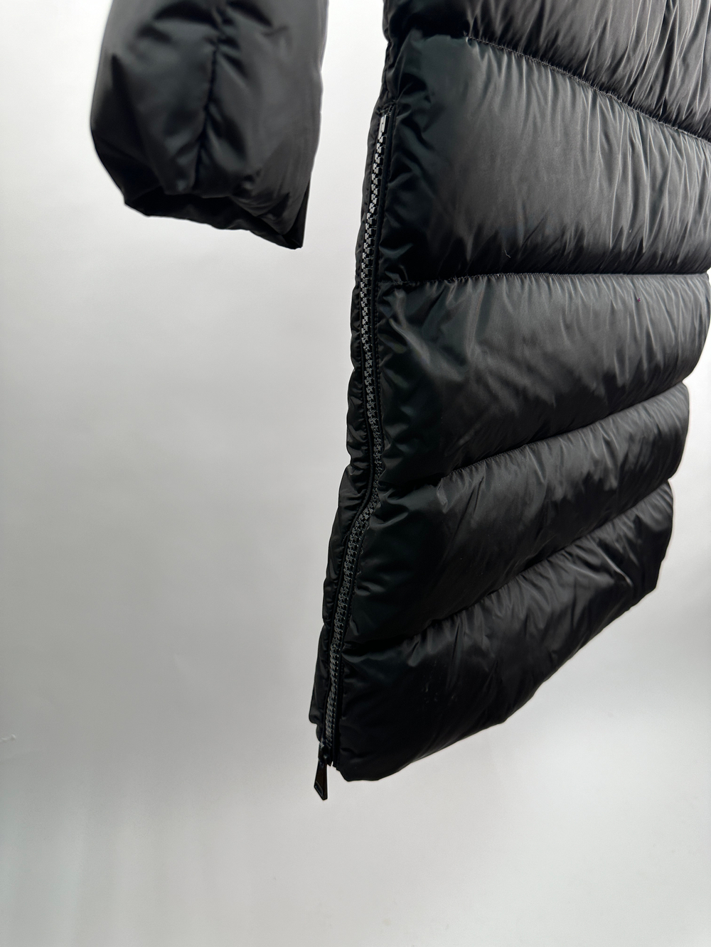 Пуховое пальто Moncler