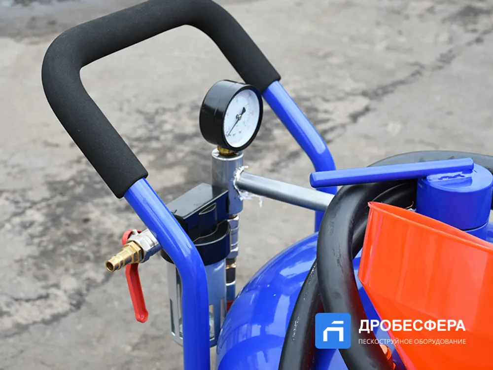 Пескоструйный аппарат AE&T 76л T06520