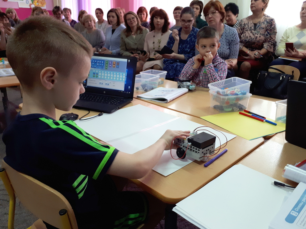 Академия Наураши "Азбука робототехники"