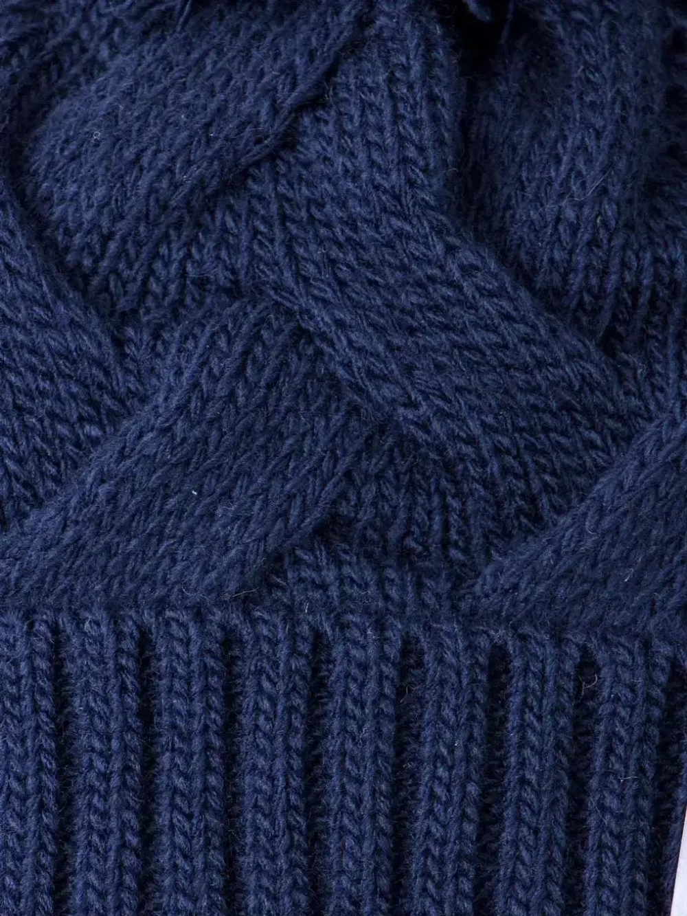 Шапка вязаная демисезонная на завязках для детей