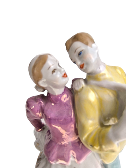 Фарфоровая статуэтка "Уральская кадриль" Дулево