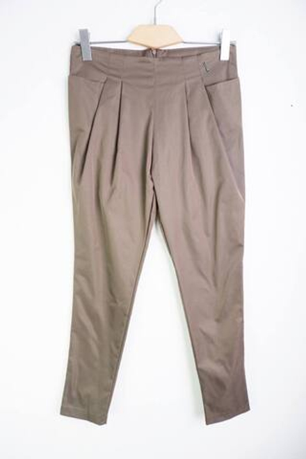 Брюки Extasy модного цвета, маркировка S, визуально на 44 размер