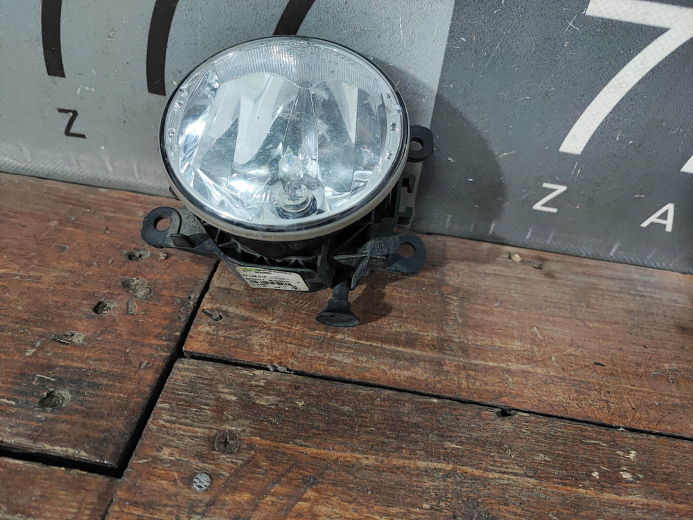 ПТФ левая Logan 2, Sandero 2, Duster, Vesta, X-Ray Б/У Оригинал 261500097R