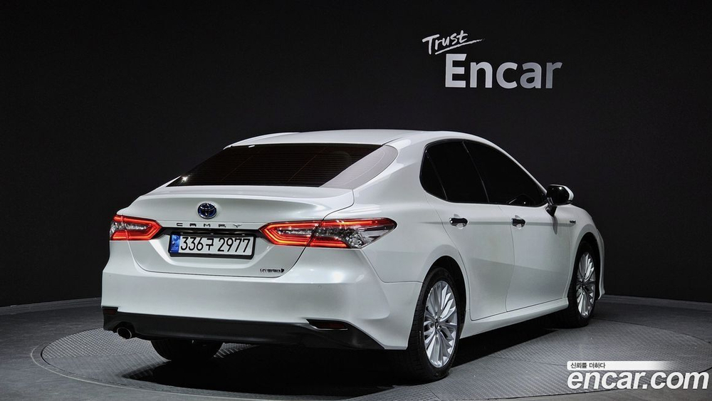 Toyota Camry (XV70) 2.5 XLE Hybrid (02.2021)