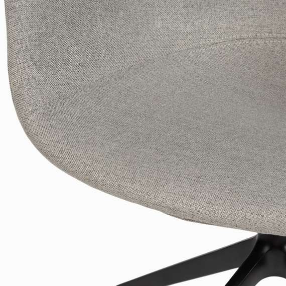 Крутящийся стул Mark